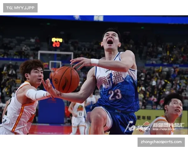 【2026年4月CBA联赛·赛中·特写阿不都沙拉木关键篮板后长啸，新疆主场加时逆转上海